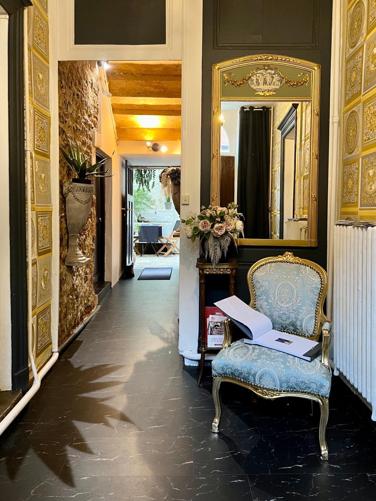 La Suite De Notre Dame Au Pied Du Chateau Fort Sedan Exterior foto